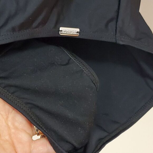 Womens Axesea Swimsuit Size 10 Black Floral Long Sleeve Rash Guard Padded Bust - Picture 6 of 8